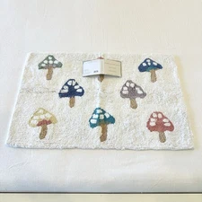 NWT Madison Studio Mushroom Toadstools Bath Rug 20”x32”