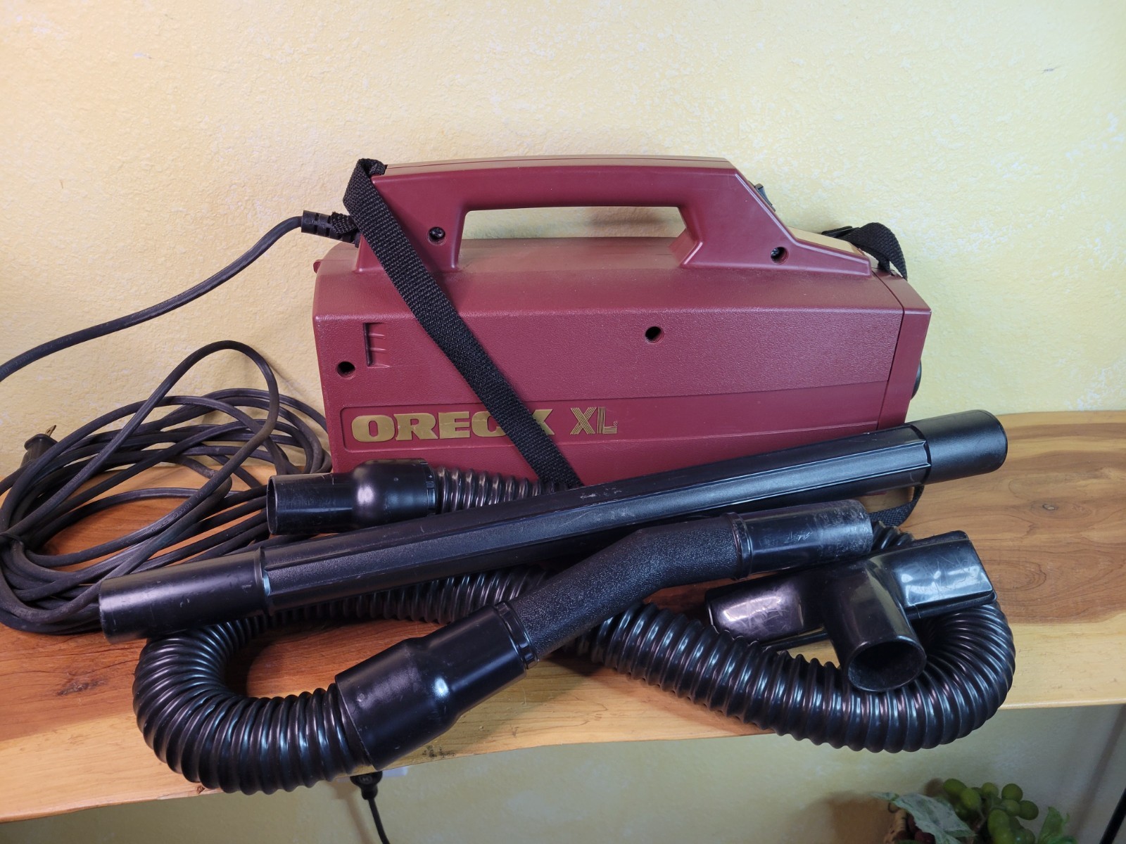 ORECK XL Type 3 BB870-AQ Compact Handheld Canister Vacuum Hose +  Attachments