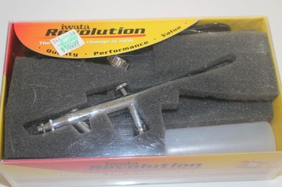 Iwata Revolution R 2001 HP BCR Airbrush Set  NEW OPEN BOX 2/14