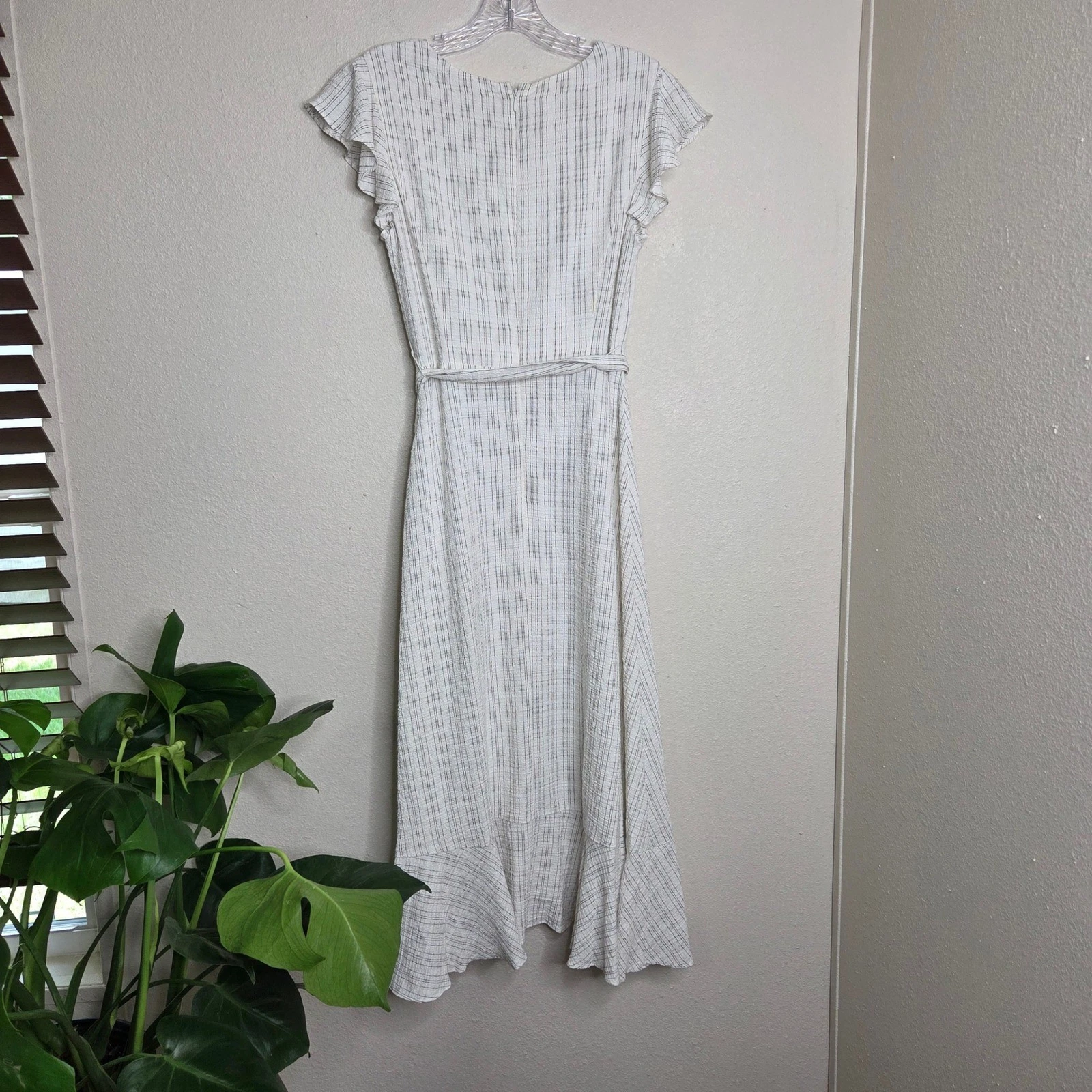 OFF WHITE Abito midi Calvin Klein avvolgente finto volant a righe con cintura bianco sporco a quadri taglia 4