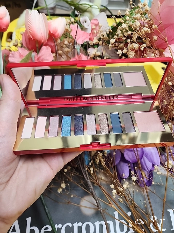 Estee Lauder Pure Color Envy Eye and Cheek Palette - Nudes (Special Edition Sz) - Image 3 of 4