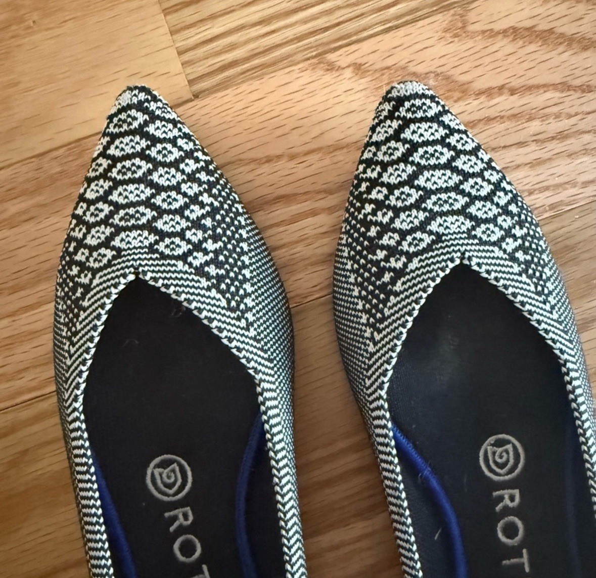 Rothy’s “The Point” Python Flats Size 7 Black & W… - image 2