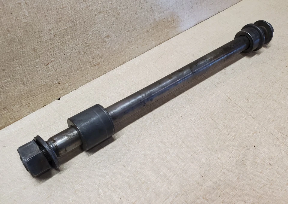 EJE DE RUEDA TRASERA HONDA 42301-MC8-000 y espaciadores ft500 ascot 1982 1983 Foto 3 de 3