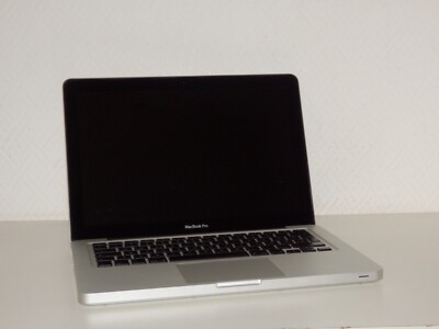 Apple Macbook Pro 2009, Core 2 Duo, 4GB Ram 250GB HDD, 13.3'', QWERTZ, As Faulty
