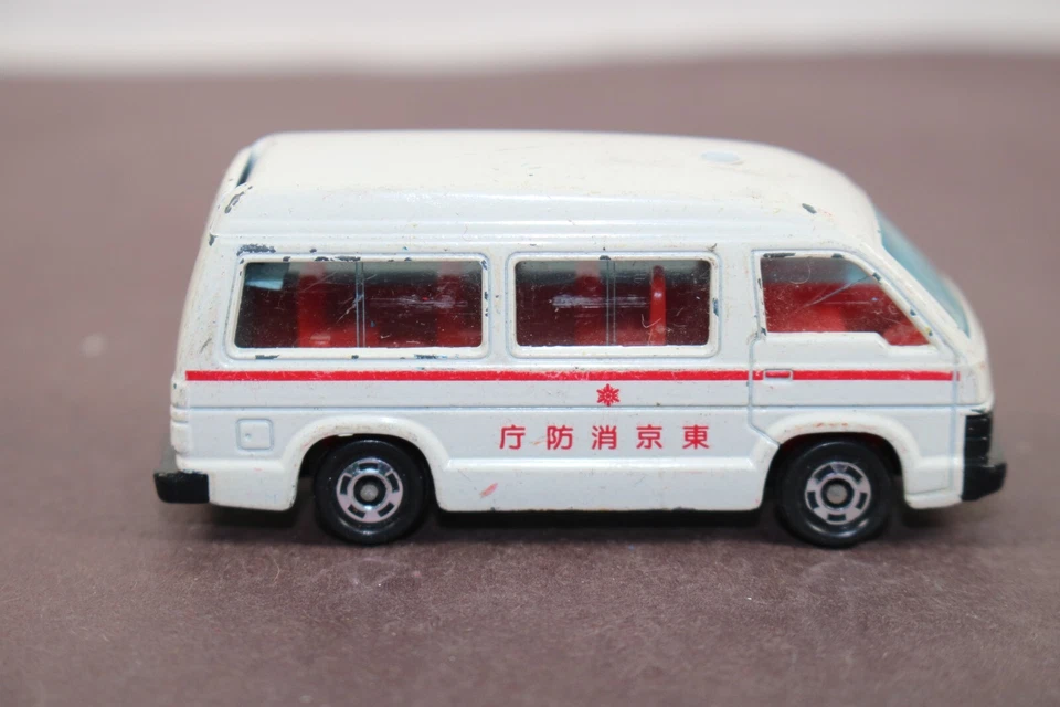 Ambulancia Tomica Tomy Toyota Hiace de colección 1:66 Japón No. 3 LQQK Foto 3 de 4
