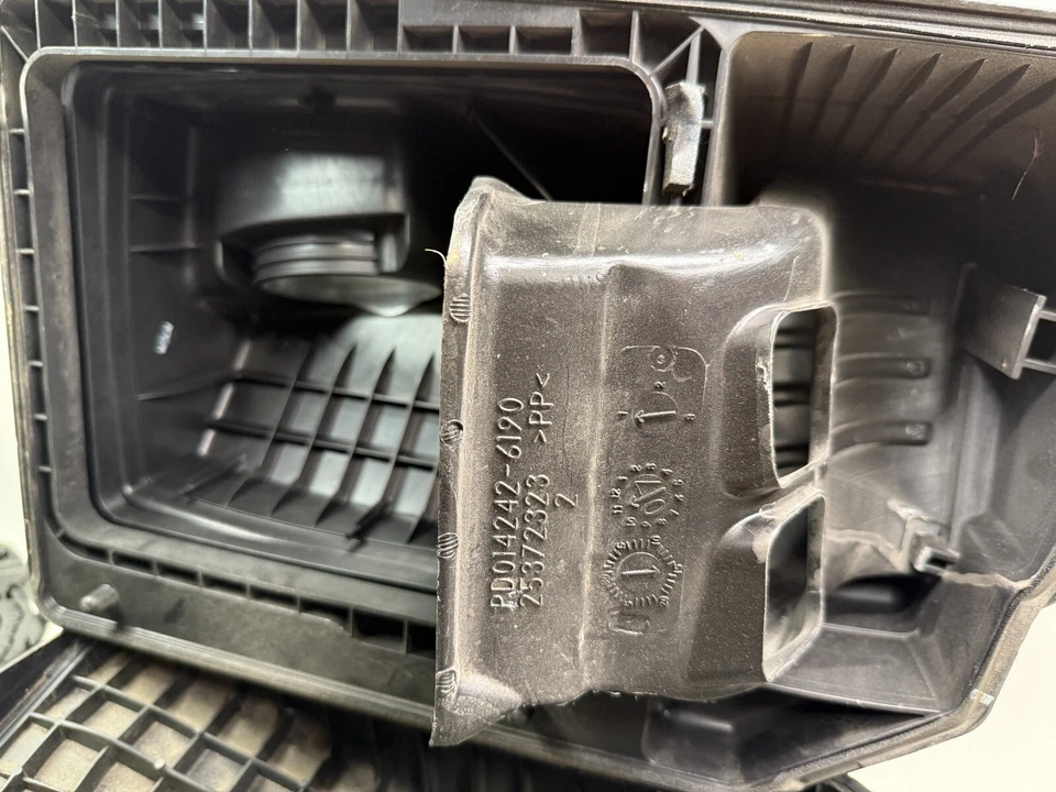 06-11 Buick Lucerne Cadillac DTS filtro de ar conjunto de caixa de entrada fabricante de equipamento original - Imagem 4 de 4