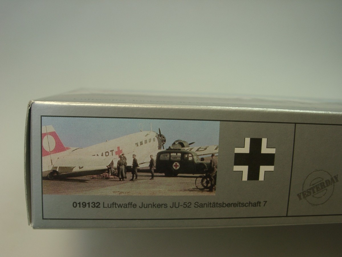 Herpa Wings Junkers Ju-52 Sanitätsbereitschaft - 019132/ 19132 - 1