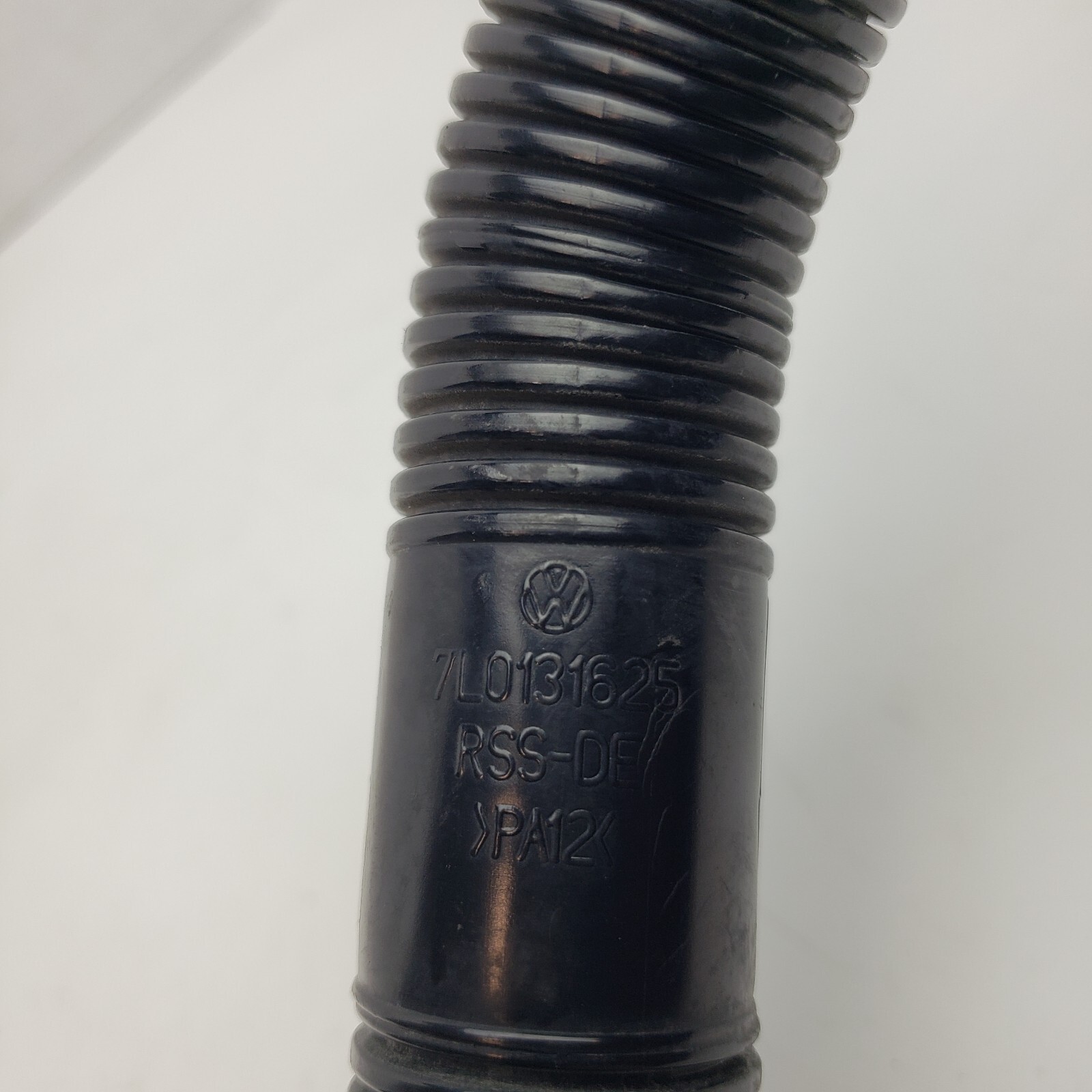 20072010 AUDI VW Q7 TOUAREG V6 V8 SECONDARY AIR PUMP HOSE LINE