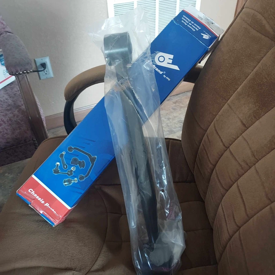 Brazo de control de suspensión marca OE CL15069837 Foto 2 de 2