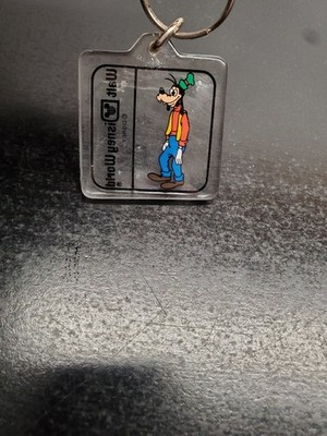 Vintage Goofy Walt Disney World Disneyana Souvenir Keychain 1.5'' Square