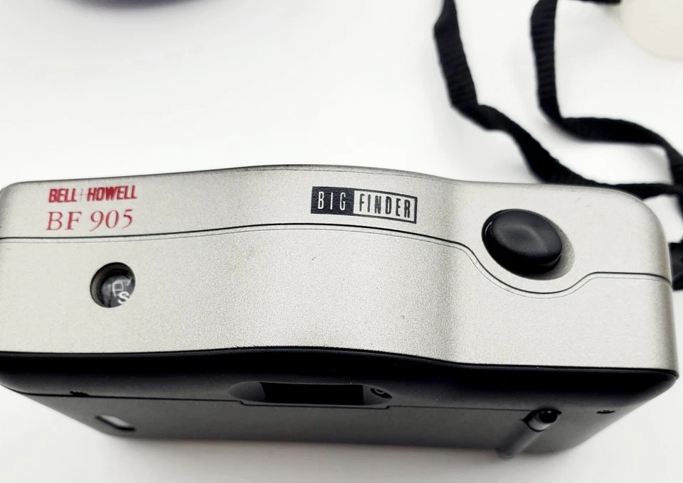 Vintage Bell & Howell BF 905 Auto Focus Red Eye Reduction 35mm Camera Untested - Image 4 of 4