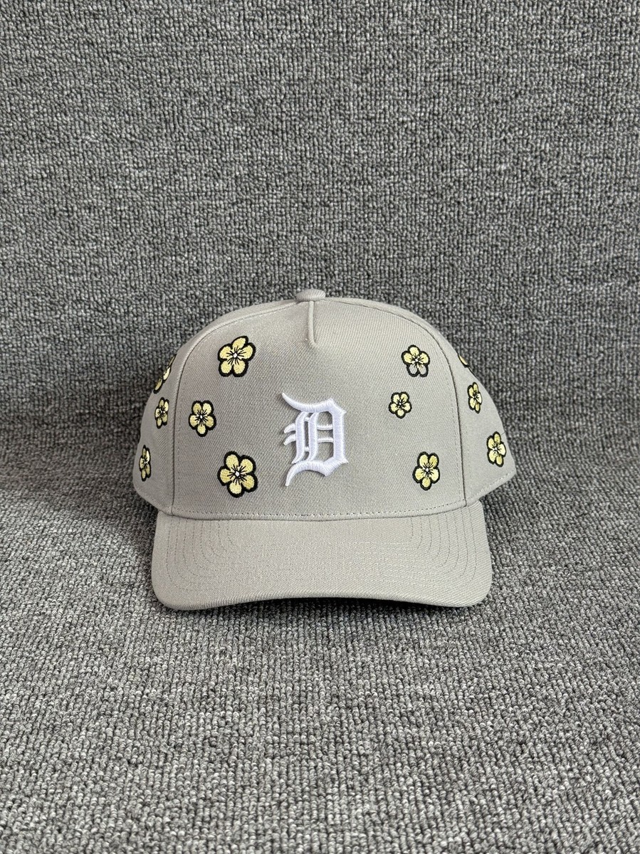 Mitchell & Ness Detroit Tigers Floral Snapback Gray Curved Brim Hat