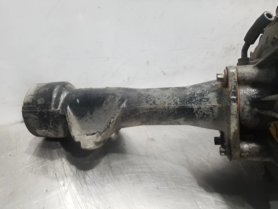 2003-2018 Toyota 4Runner Front Axle Differential Carrier Assembly 3.73 Ratio OEM - Image 2 of 4