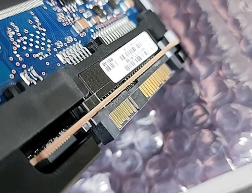 HITACHI 2TB SAS/SATA HARD DRIVE - Picture 4 of 5