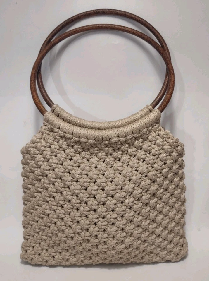 Bolso de hombro vintage de macramé hecho a mano de los años 70 con asas circulares de aspecto de madera grande Foto 2 de 4