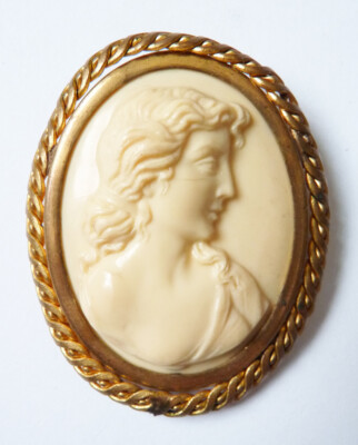 Broche en platine et or, diamants – Vers 1930 Art Déco
