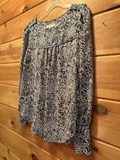 Loft Blouse Size S Blue, Light Peach And Cream Floral Print Buttons On Shoulders