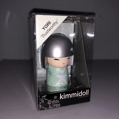 Kimmidoll YORI ''Trustworthy'' Mini Puppe Figur Neu in Box mit Sammlerkarte