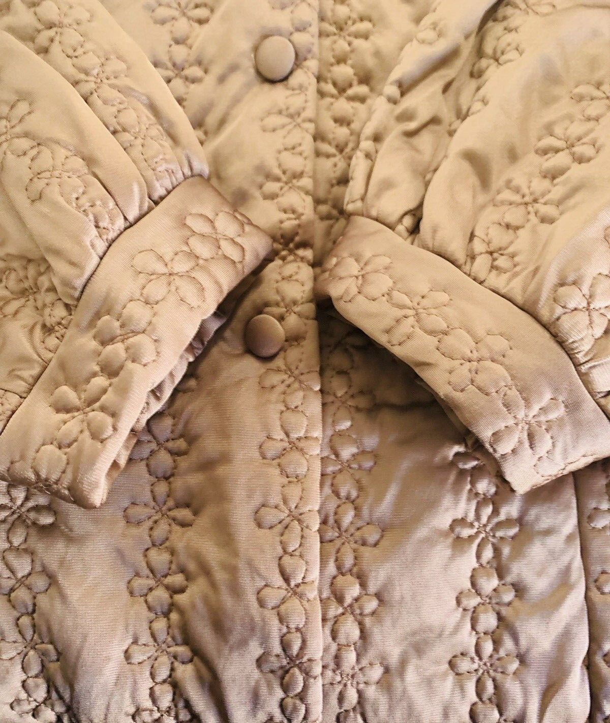 Vintage Miss Elaine Small Quilted Nylon Robe Front Sn… Gem