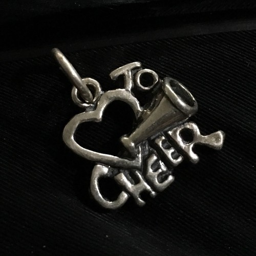 Sterling Silver Womens 1mm Box Chain I LOVE CHEERING Heart Megaphone Pendant Necklace Sterling Silver Womens 1mm Box Chain I LOVE CHEERING Heart Megaphone Pendant Necklace