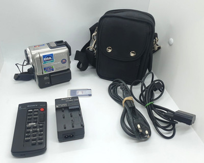 SONY DCR-PC5E Mini DV Tape Digital Video Kamera Handycam mit Zubehörpaket 