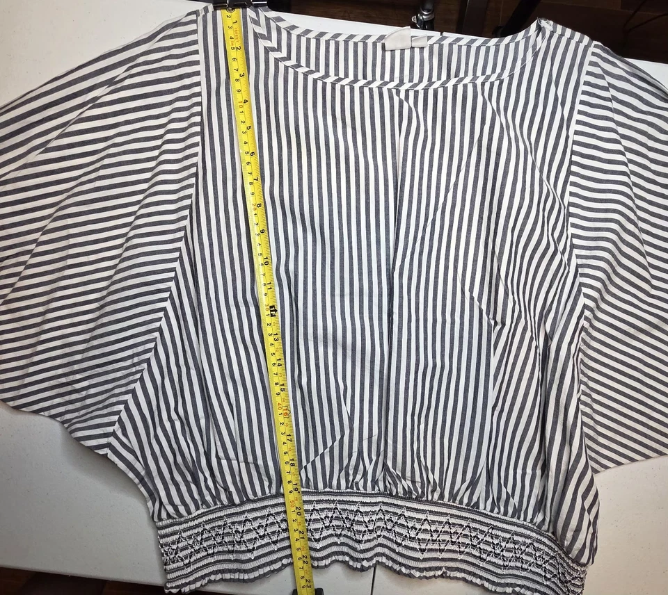 Gap женщин темно-синий и белый в полоску верхний со сборками кромки и манжеты Sz L - Изображение 4 из 4