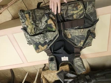 Crooked Horn Outfitters Non Typical Camo Hunting Padded Pockets Vest Mens M