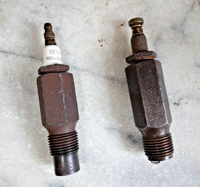 Antique GETS SPARK PLUGS- STONE CORE & PORCELAIN  CORE Auto Motor Cycle Airplane