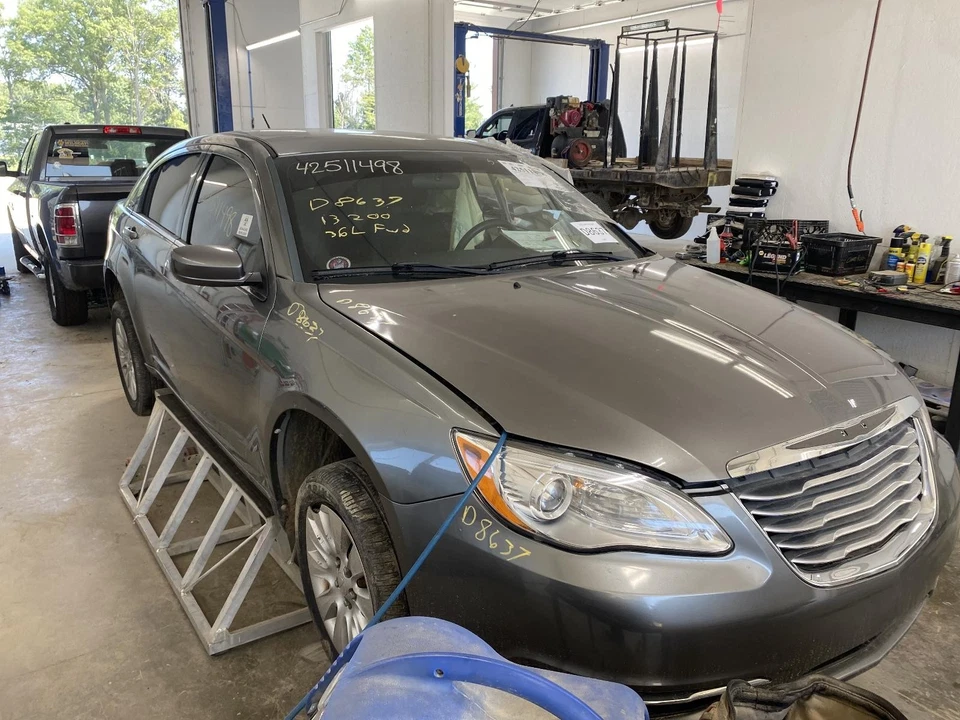 Compresor de aire acondicionado usado se adapta a: Chrysler 200 2013 3,6 grado A Foto 4 de 4