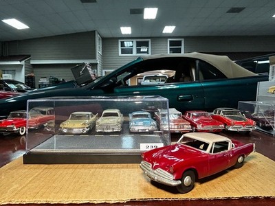 Vintage AMT 1953 Studebaker Commander Dealer Promo Model Car 1:25 Scale W/ Case