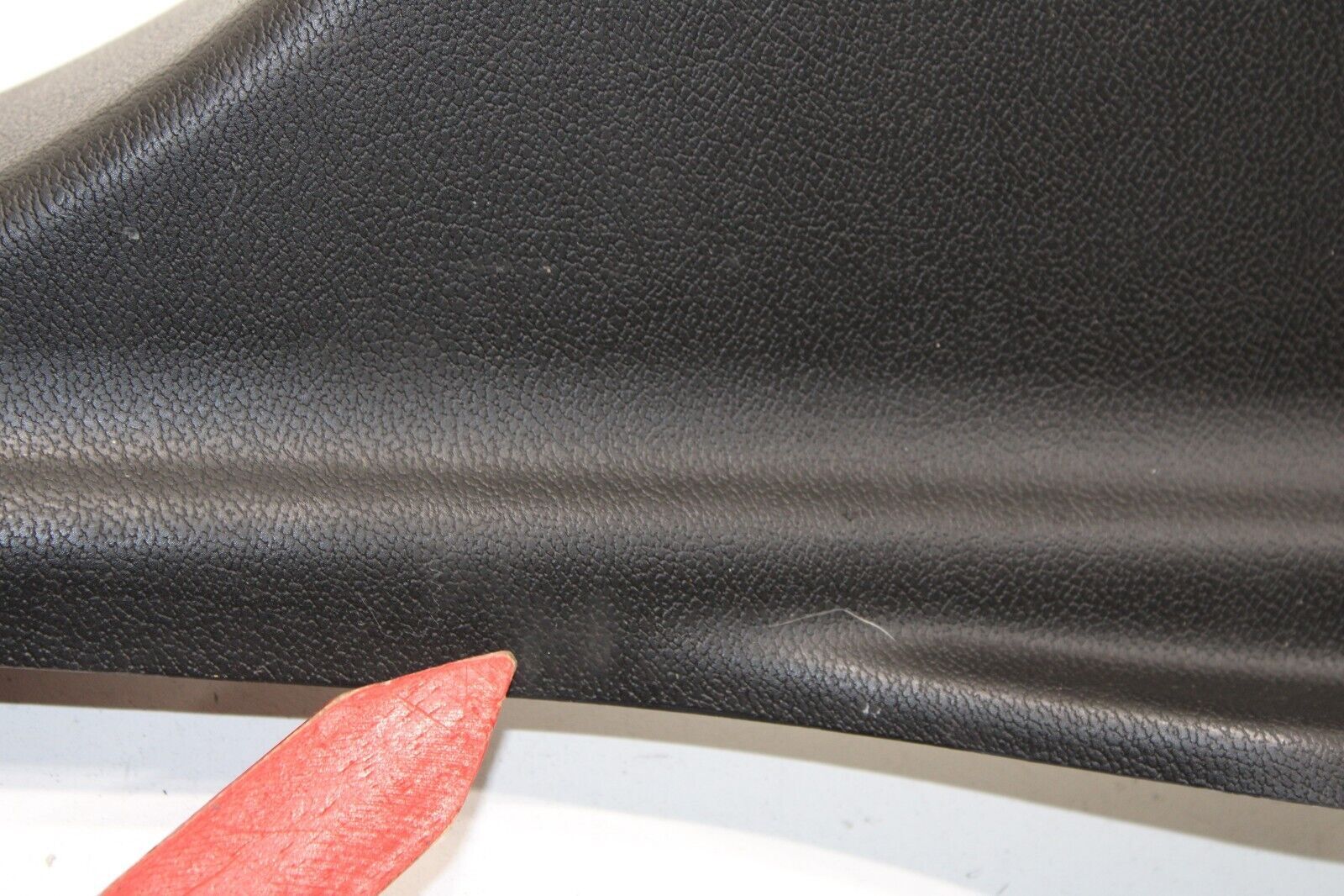 17-20 MASERATI LEVANTE RIGHT PASSENGER SIDE B PILLAR LOWER TRIM COVER PANEL OEM