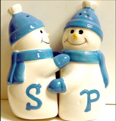 Holiday Hugging Snowman Couple Mr. &Mrs Salt & Pepper Shakers Set Ceramic Winter