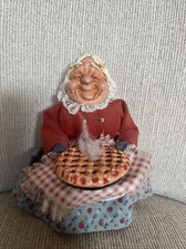 Simpich Character Dolls Elf Ivy Holding A Pie