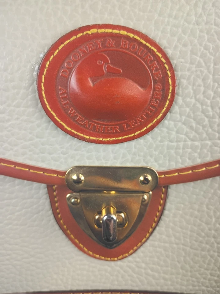 Bolsa satchel tiracolo vintage Dooney & Bourke rara couro para todas as condições climáticas  - Imagem 4 de 4