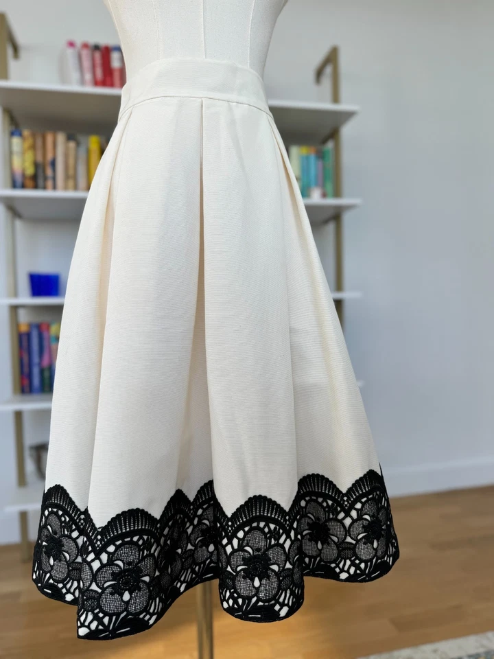Eliza J Skirt - Size 2 - Cream with Black Lace - GUC ***FLAW, READ Description! - Image 2 of 4