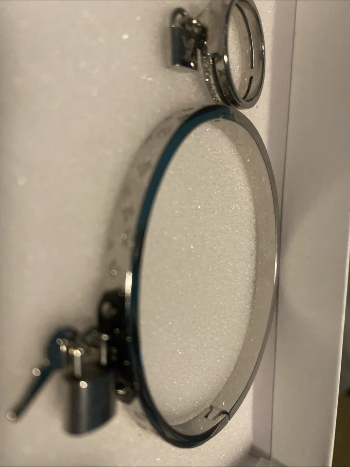 Juego de soportes para candado Louis Vuitton Foto 2 de 4