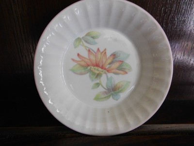 Eine hübsche Denby handgefertigte Rhapsodie Knabberschale aus der Pastell-Kollektion
