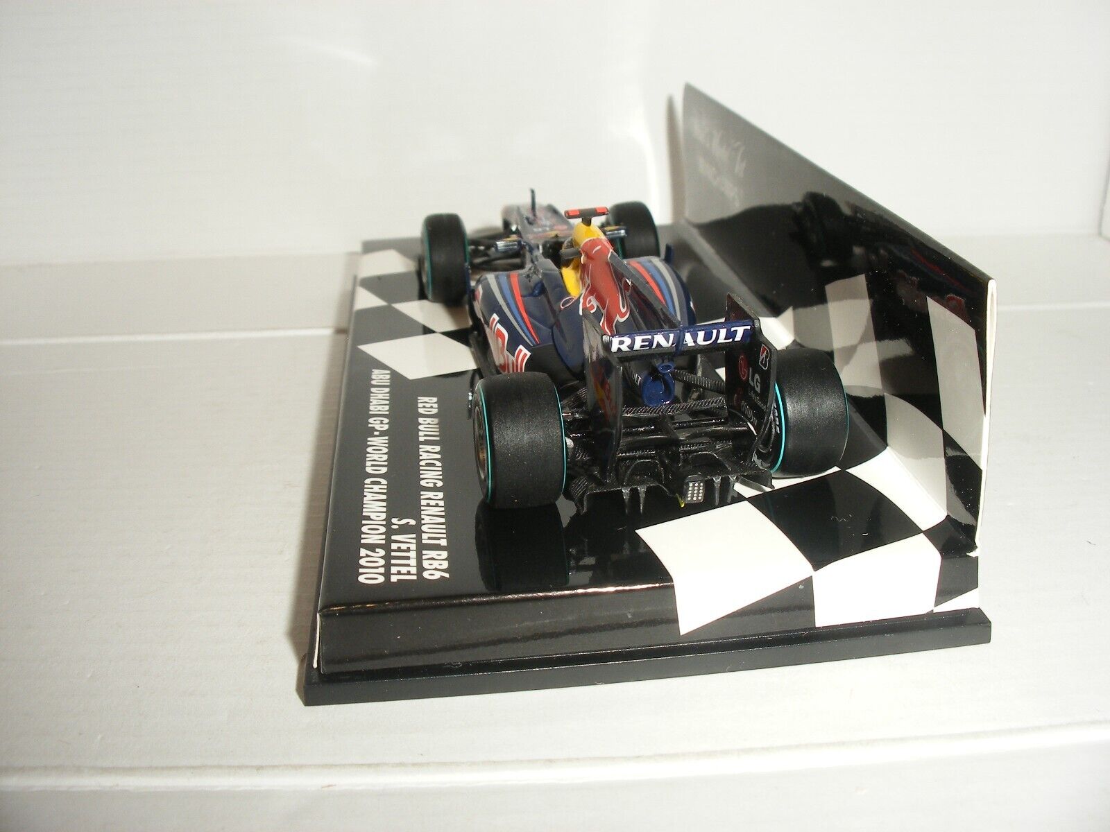 Picture 2 of 4