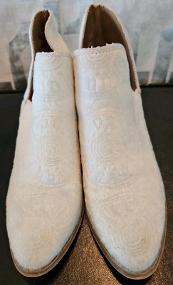 MI.IM Ankle Boots Booties Womens Sz 7 Off White Western Faux Cow Hide Slip On