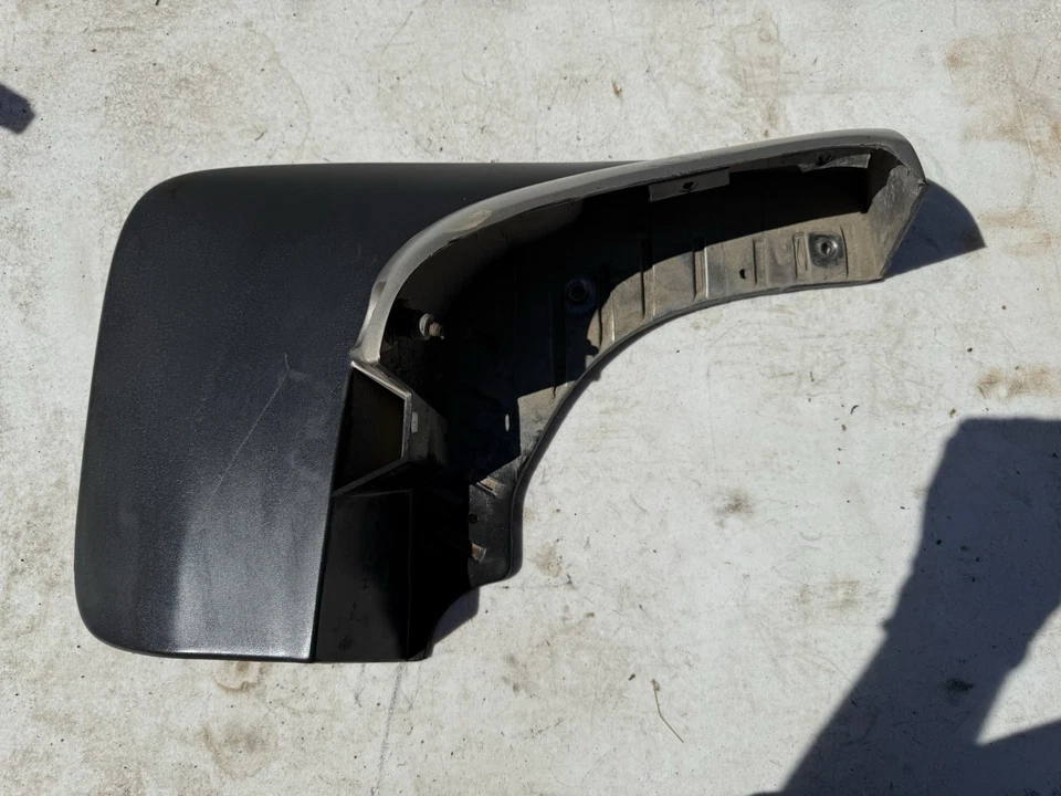 1999 Isuzu Trooper 3.5L 4X4 para-lamas traseiro esquerdo LH protetor contra respingos fabricante de equipamento original - Imagem 2 de 4