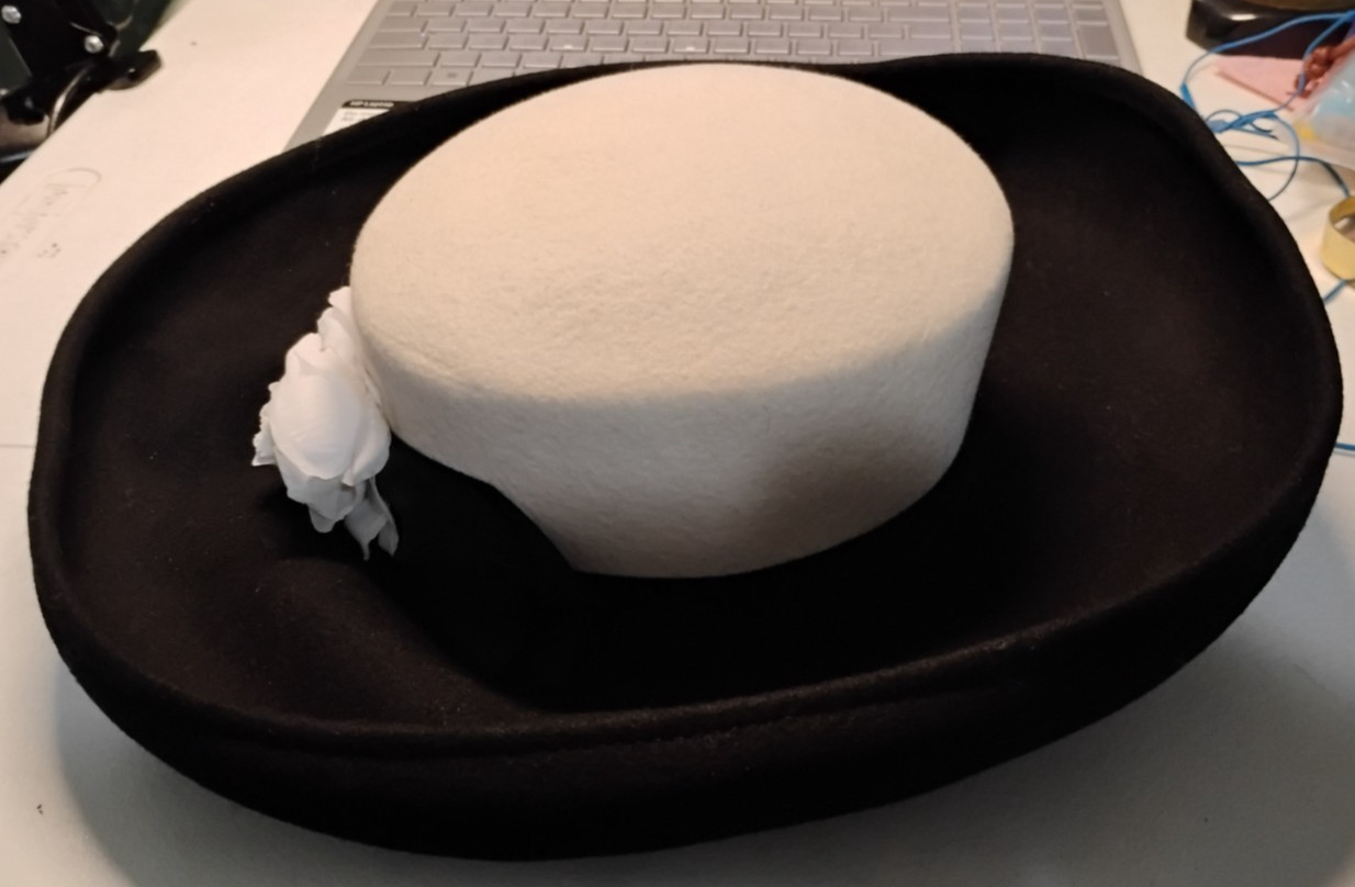 NEW.EXCLUSIVE.COLLECTABLE.RARE.VINTAGE.UNIQUE. Kathy Jeanne 100percent Woolfelt Hat image 3
