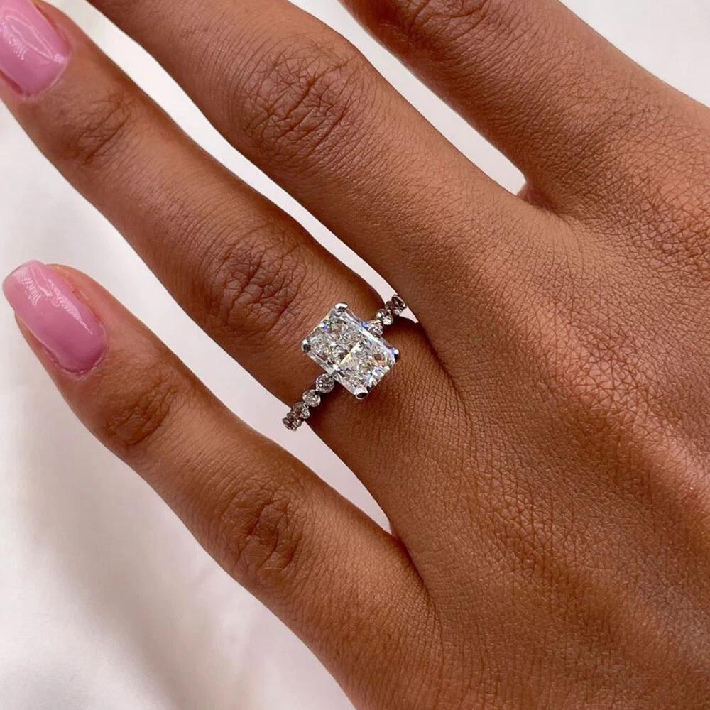 Engagement Ring Radiant Cut 2.5 Ct IGI GIA Lab Created Diamond 18k