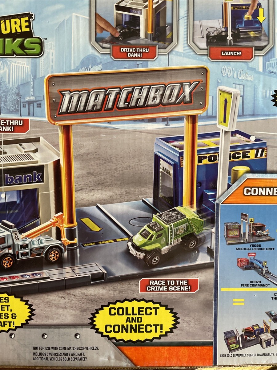 Matchbox Adventure Links Police Headquarters Jumbo Pack 2012 MISB