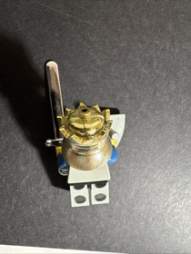 Lego Castle Knights Kingdom I  King Leo Minifigure 6026 6098 6091 6095