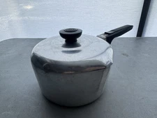 Vintage Wagner Ware Sidney -O- Magnalite Double Spout 2 QT Sauce Pot W/Lid 4682M