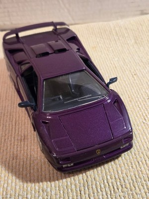 1993 Lamborghini Diablo Anniversary SE30 Jota. 1/24 die-cast Maisto in Purple.
