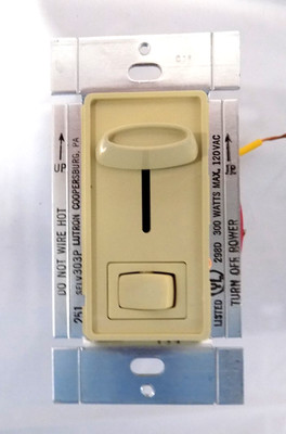 Lutron SELV-303P-IV Skylark Preset 3-way Low-voltage Dimmer 300w Max lvory