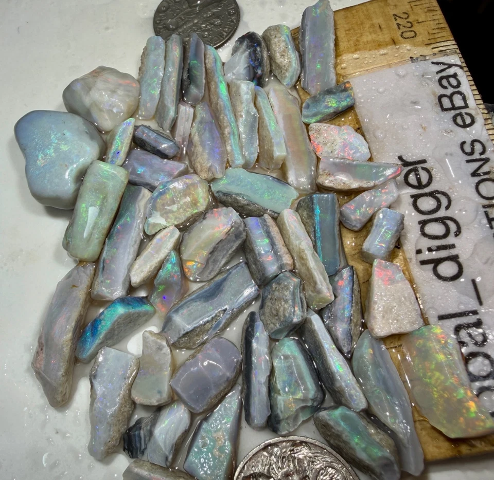 AUSTRALIANO PAQUETE ÁSPERO ÓPALO SUBASTAS NEGRO CRISTAL OSCURO COLORES SUPERIORES VIDEO 155ct Foto 4 de 4