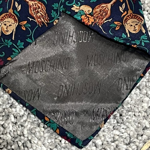 Corbata de seda con logotipo estampado de monograma Moschino para hombre multicolor vintage usada - Imagen 3 de 8