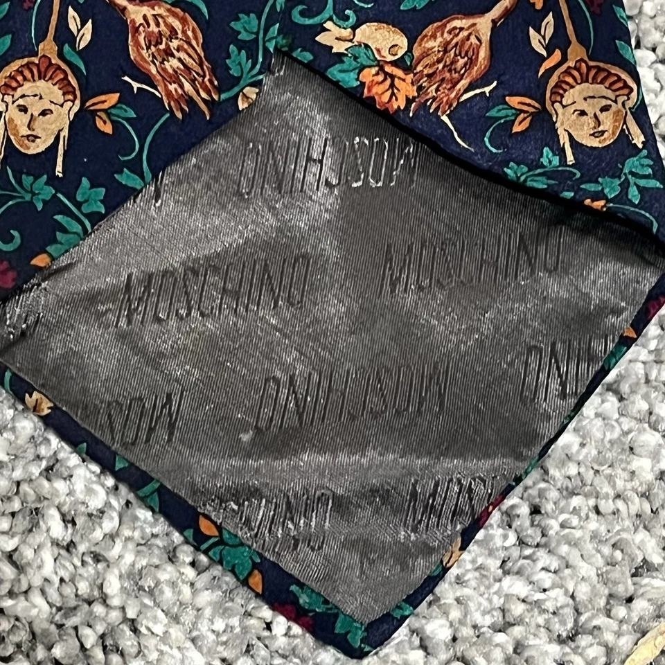 Corbata de seda con logotipo estampado de monograma Moschino para hombre multicolor vintage usada Foto 3 de 4
